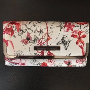 Damsel in Defense RFID Wallet